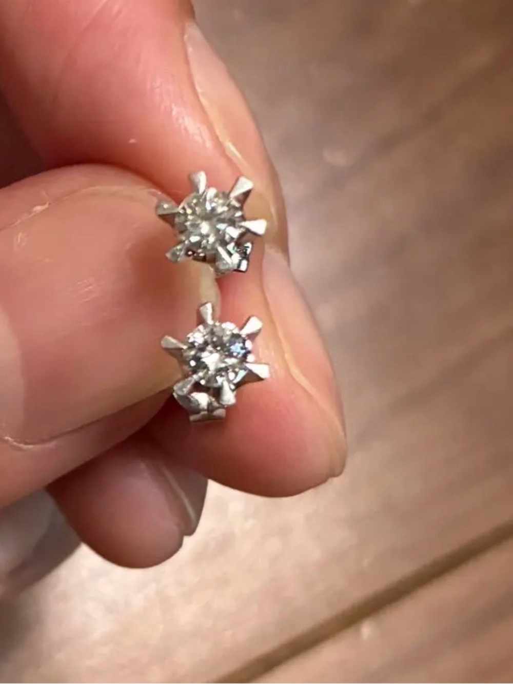 Classic PT900 Platinum & Diamond 6-Prong Stud Earrings | Like New